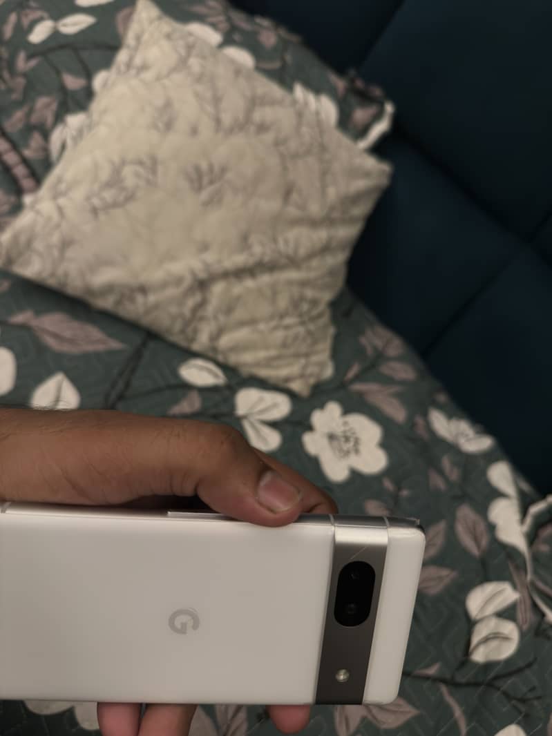 Google Pixel 7a 12