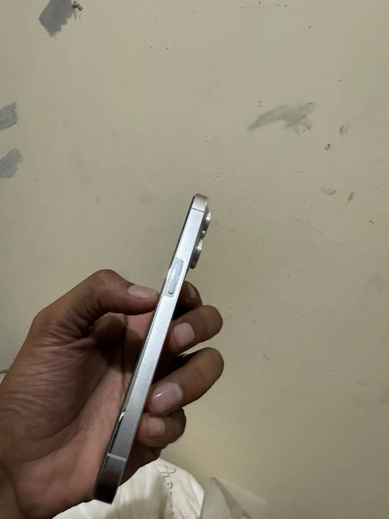 Apple iPhone 14 Pro 2
