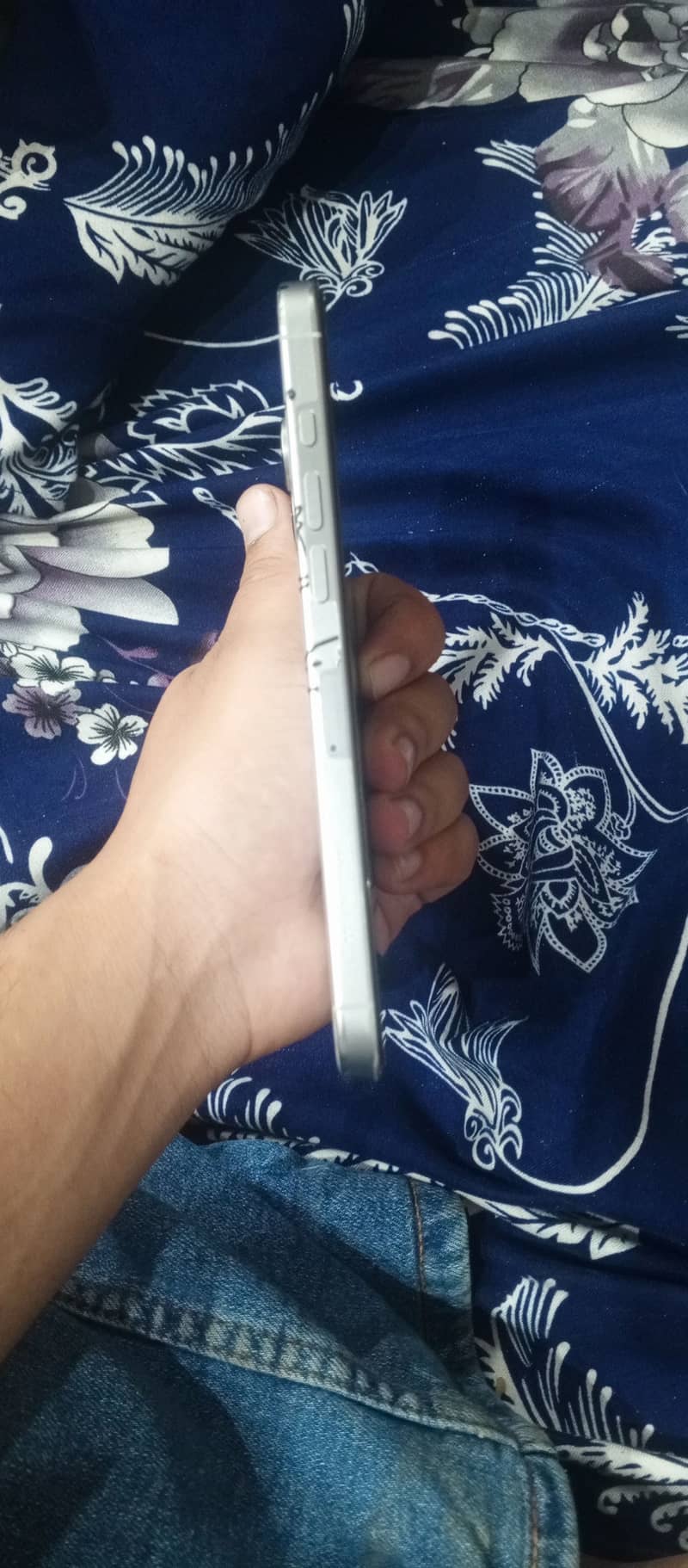 Apple iPhone 16 Pro Max 0