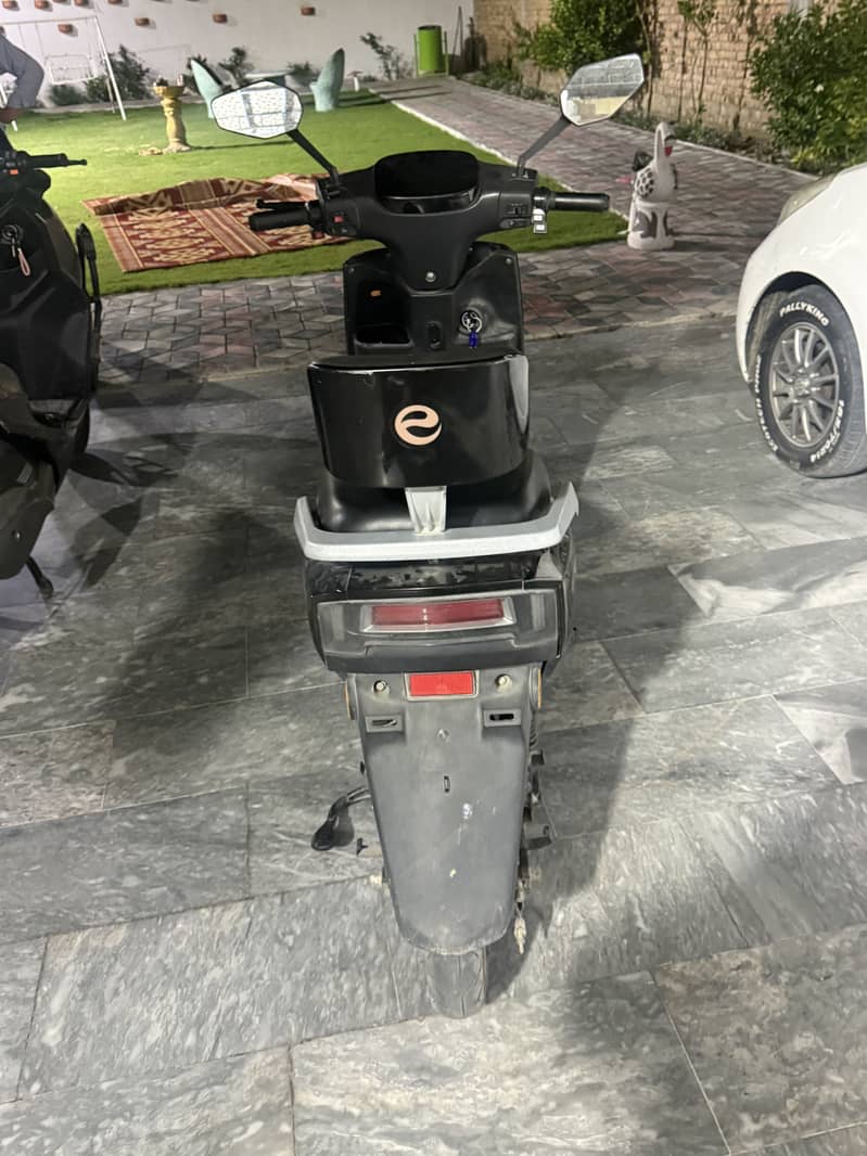 Scooty 0