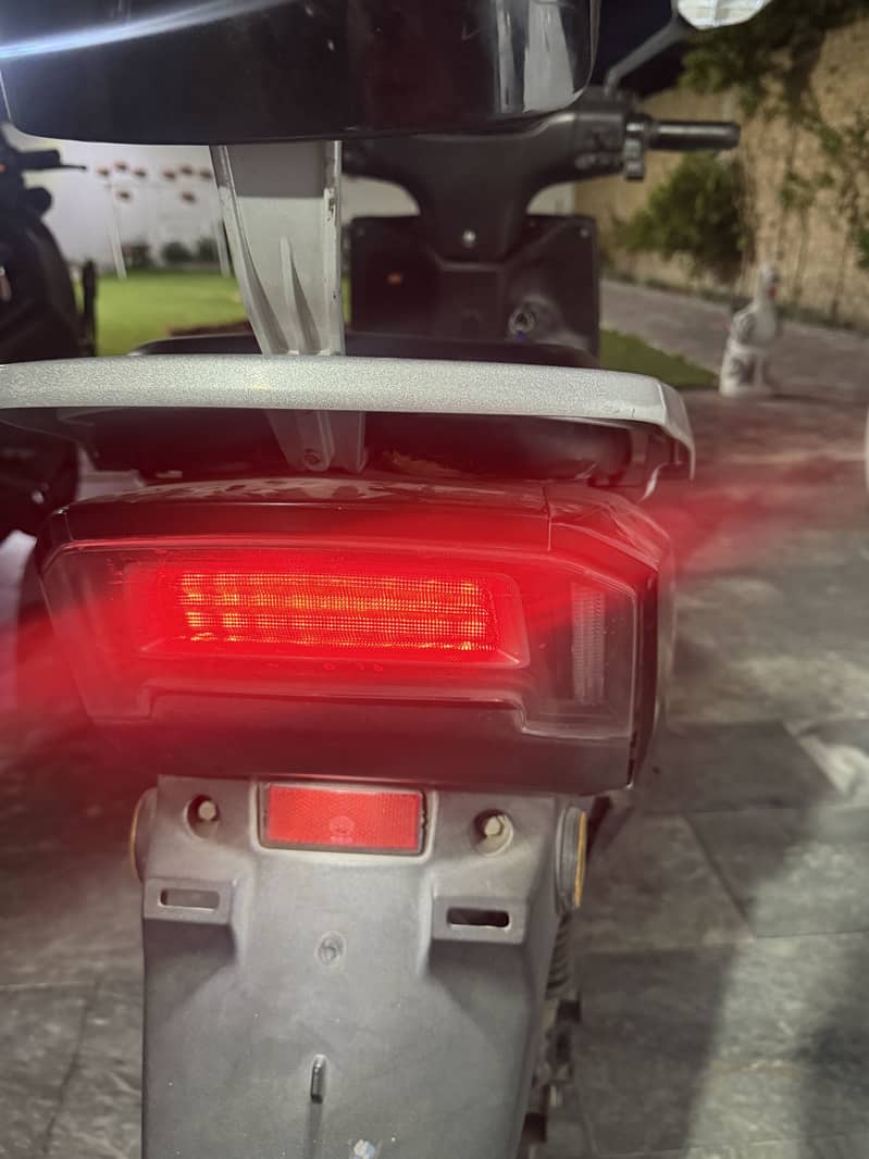 Scooty 4