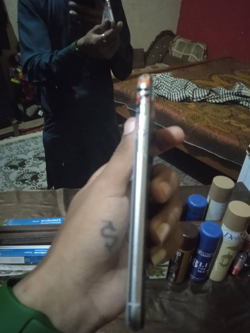 Apple iPhone X 0