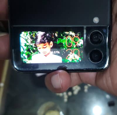 Samsung z flip 3 5g 10x9 e-sim time avail hai