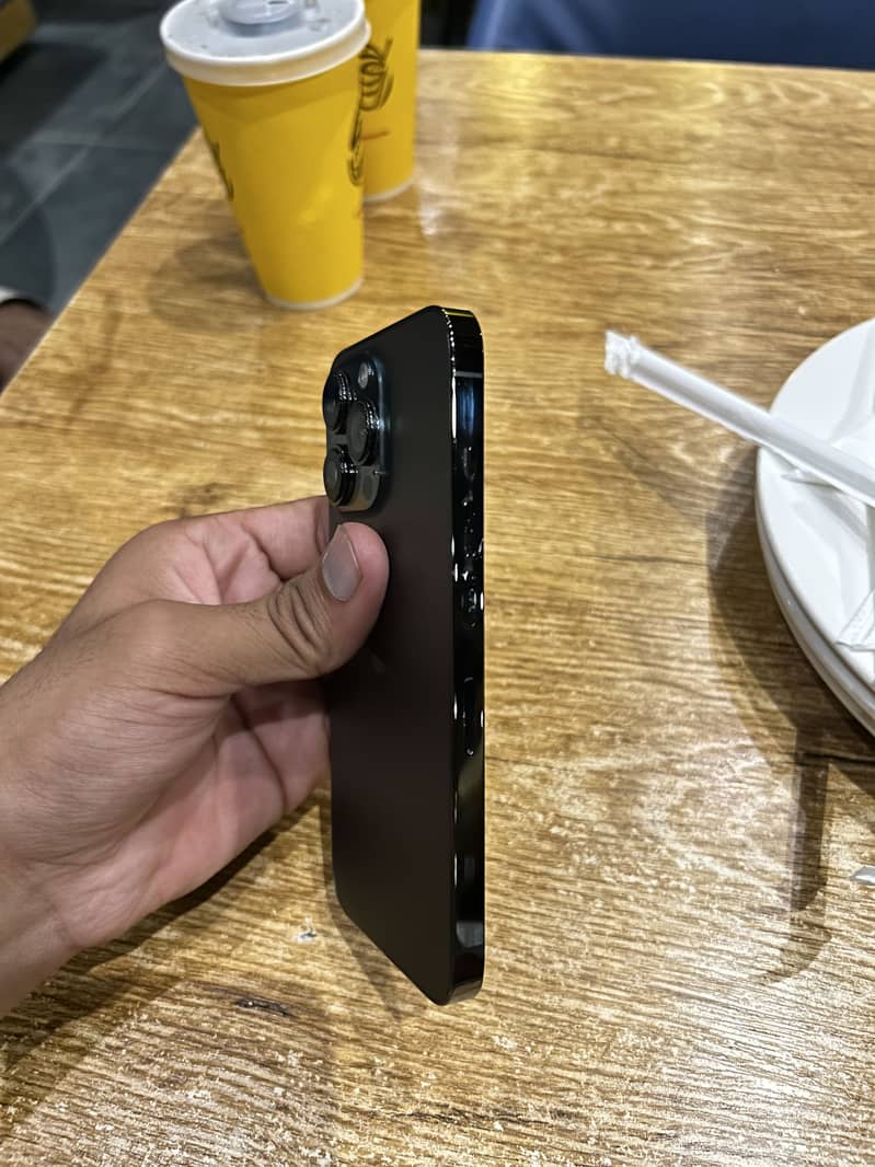Apple iPhone 13 Pro 2