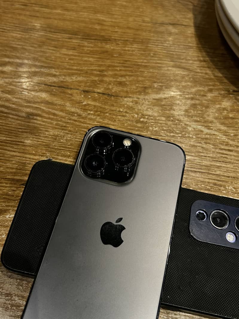 Apple iPhone 13 Pro 3