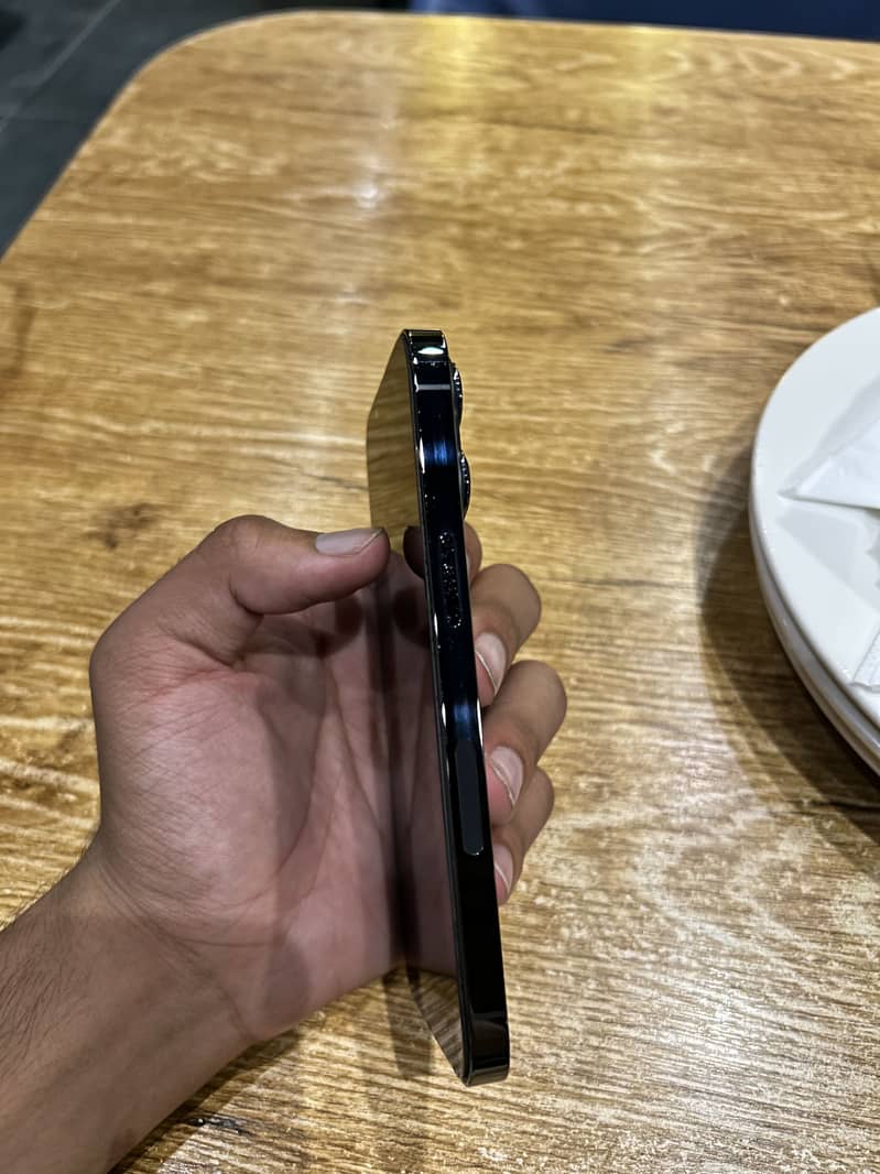 Apple iPhone 13 Pro 4