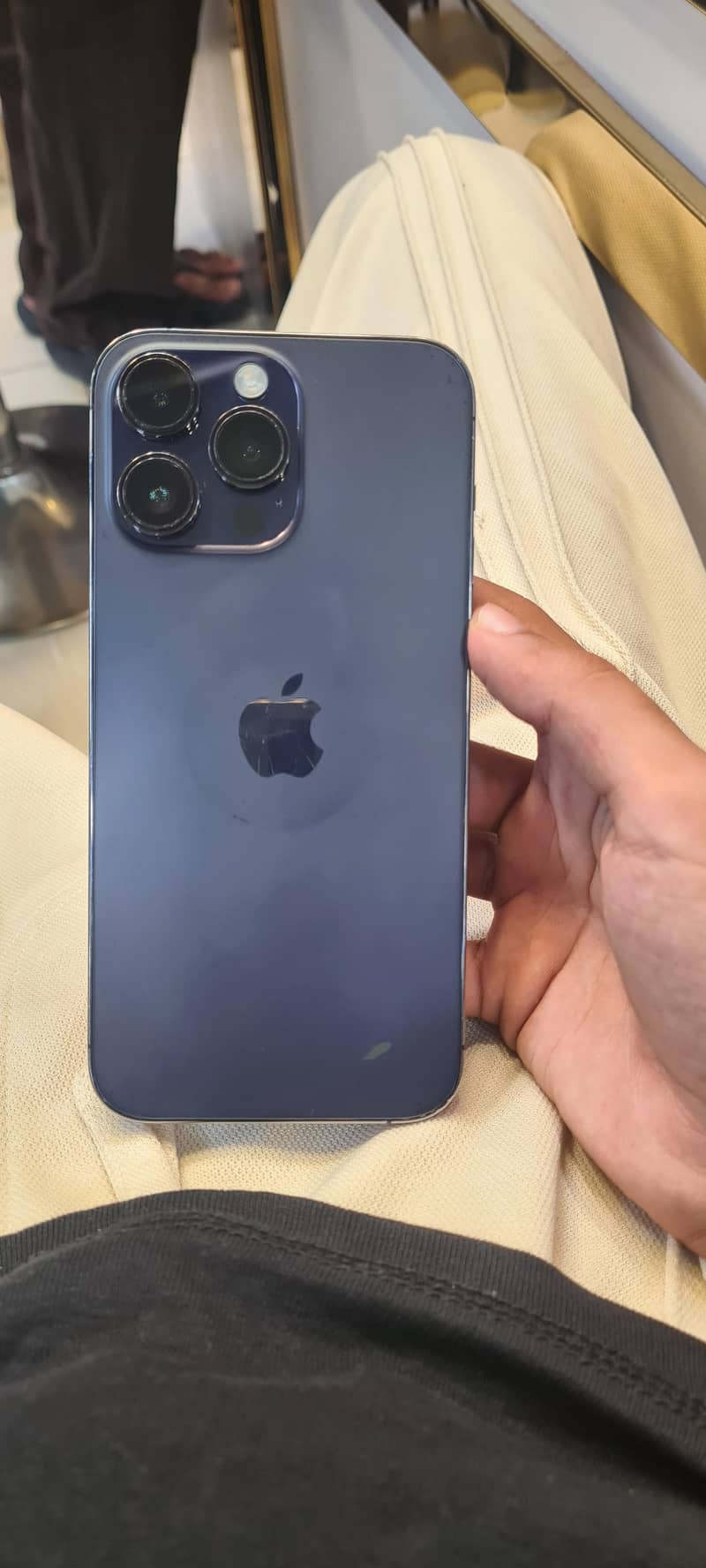 Apple iPhone 14 Pro Max 1