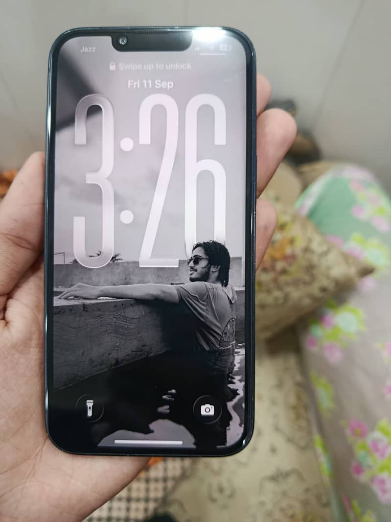 Apple iPhone 13 1