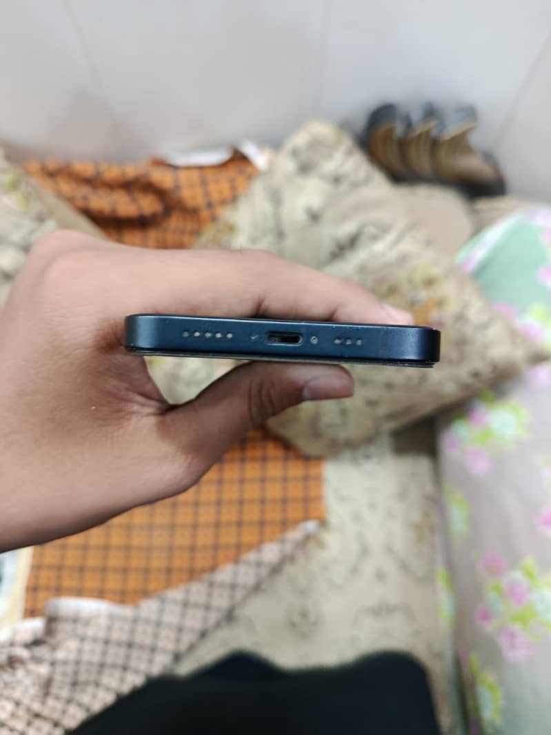 Apple iPhone 13 3