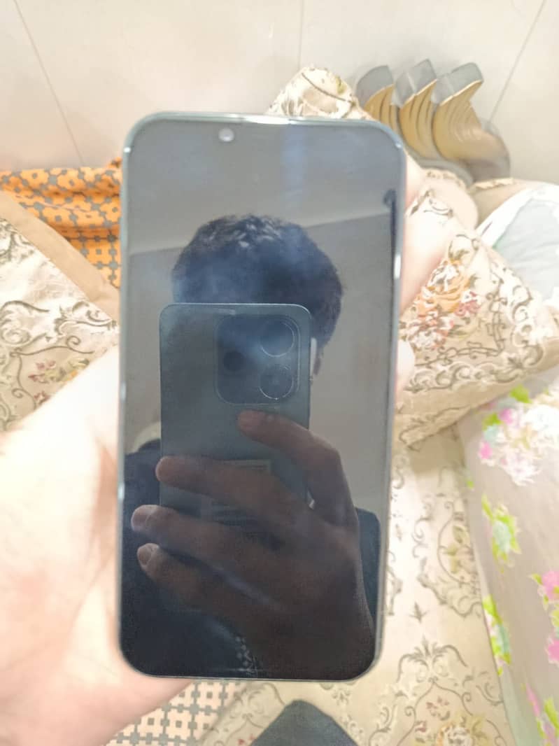 Apple iPhone 13 6