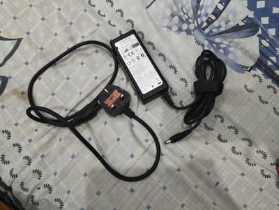 copy Samsung  laptop adapter