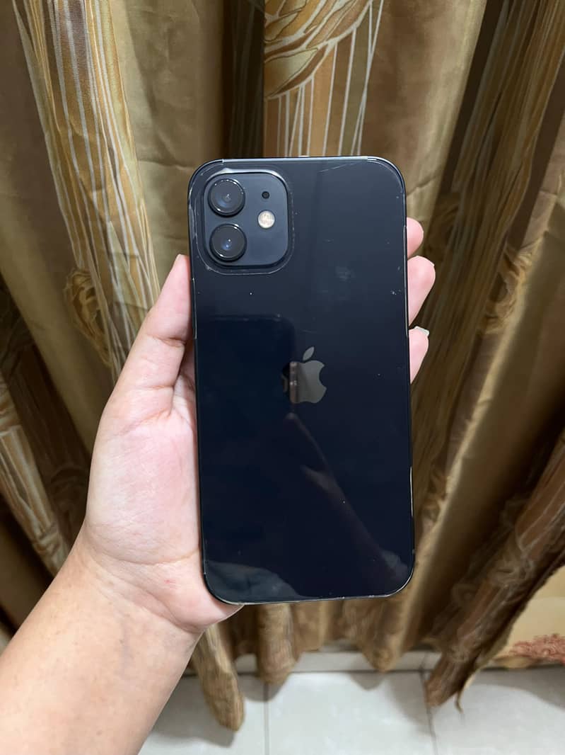 Apple iPhone 12 4