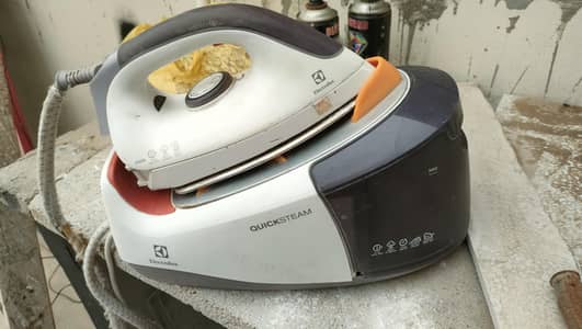 Steam Iron ( ElectroLux )