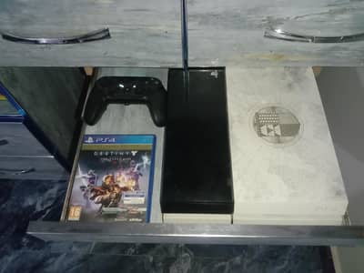 PS4 1TB WITH A DESTINY 1 CD AND A CUSTOM CONTROLLER WITH 4 BACK