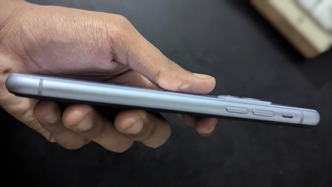 Apple iPhone 11 3
