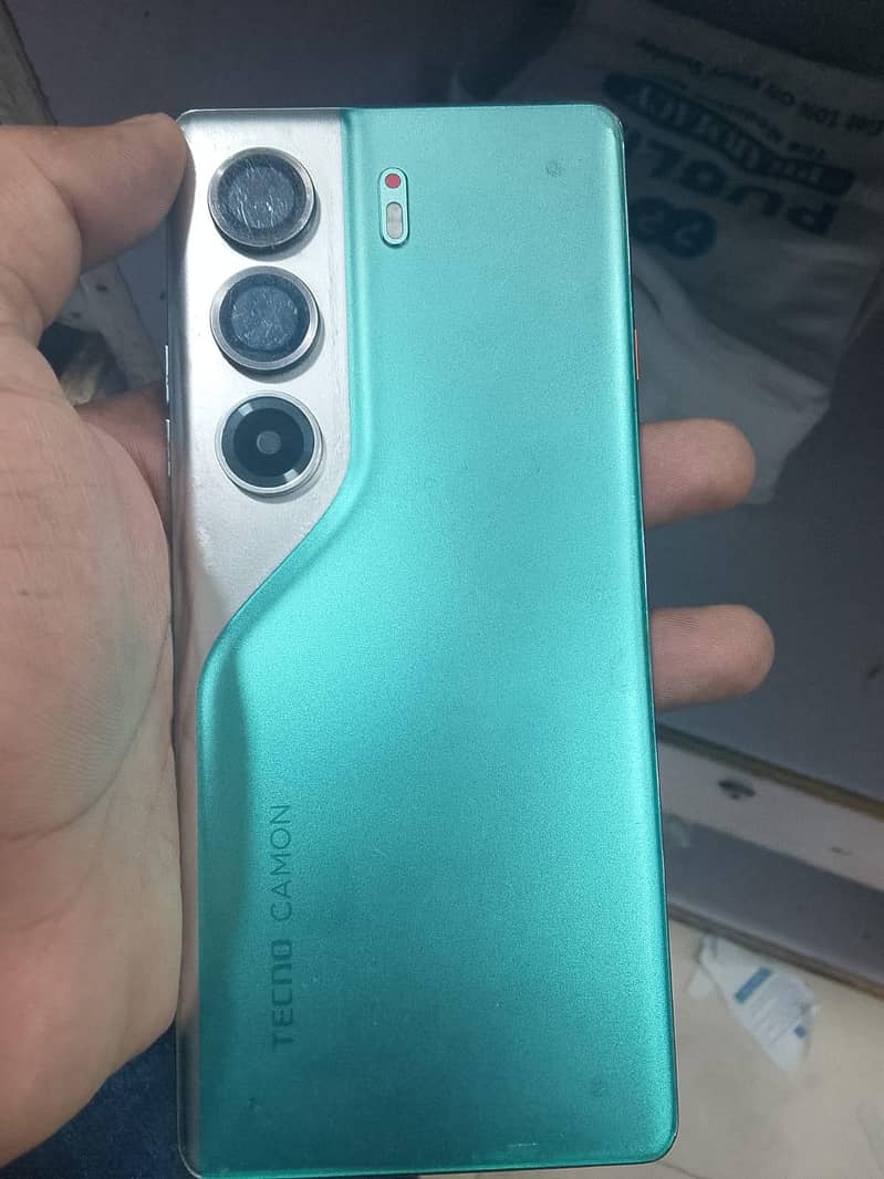 Tecno Camon 40 pro 3