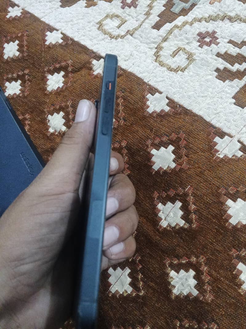 Apple iPhone 14 plus 3