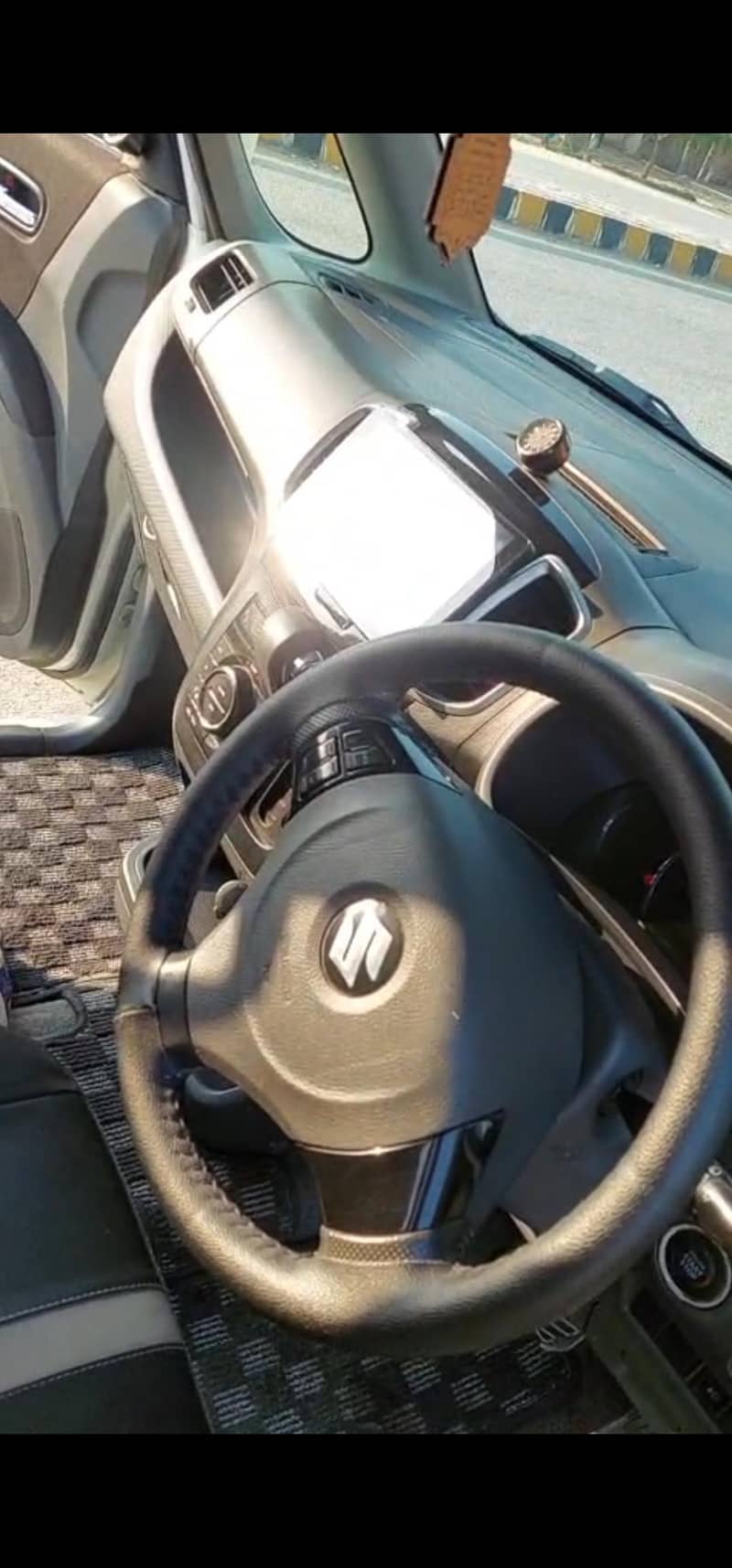 Suzuki solio 4