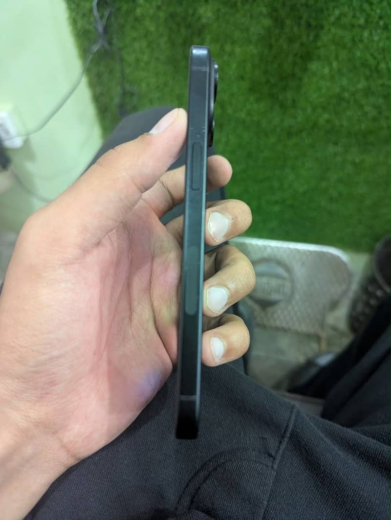 Apple iPhone 15 2