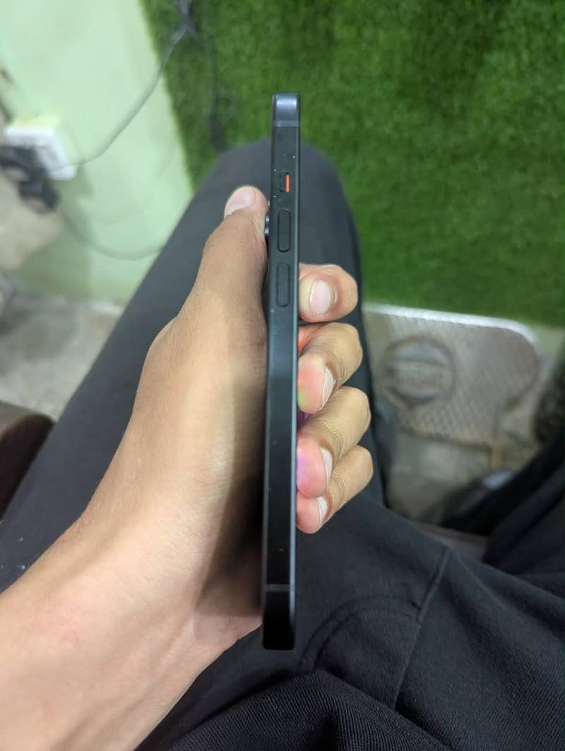 Apple iPhone 15 3