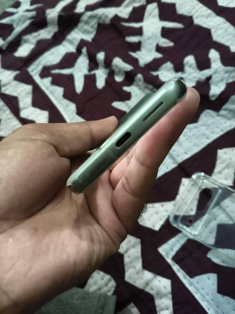 Google Pixel 8 5