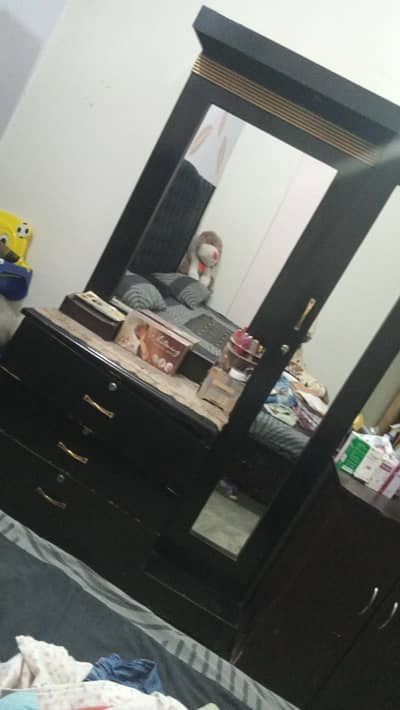dressing table