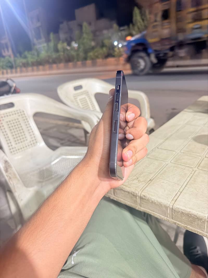Apple iPhone 14 Pro 2