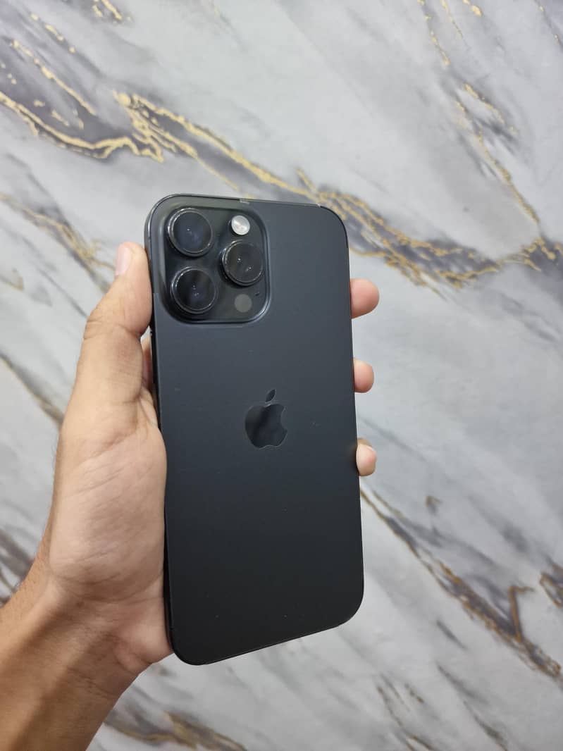 Apple iPhone 16 Pro Max 0