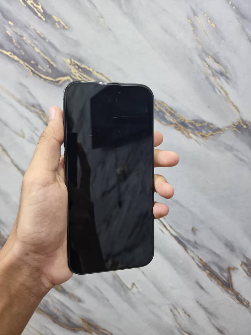 Apple iPhone 16 Pro Max 2