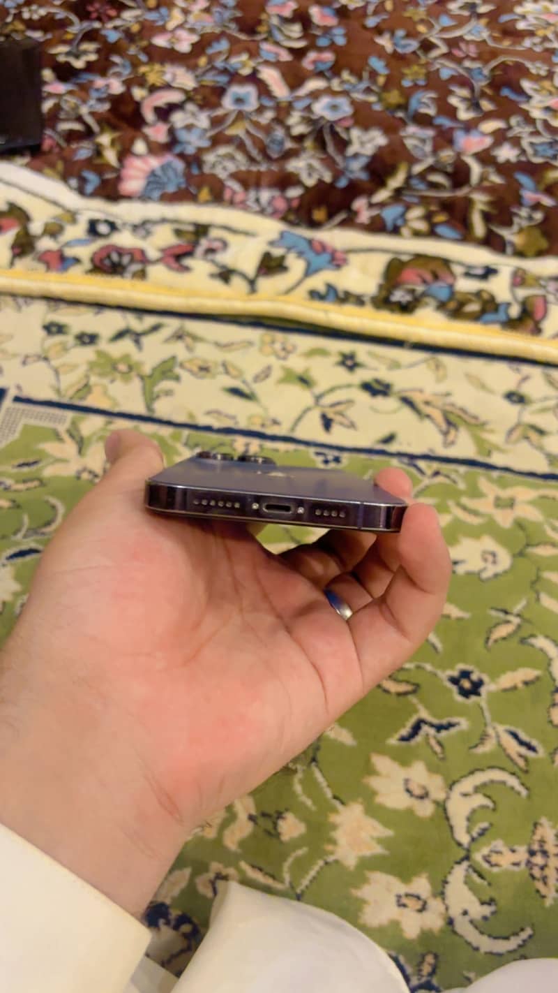 Apple iPhone 14 Pro Max 6