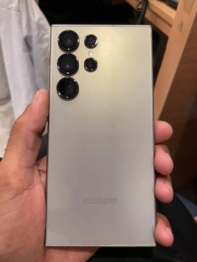Samsung Galaxy S24 Ultra — 12/256GB No Box Read Add