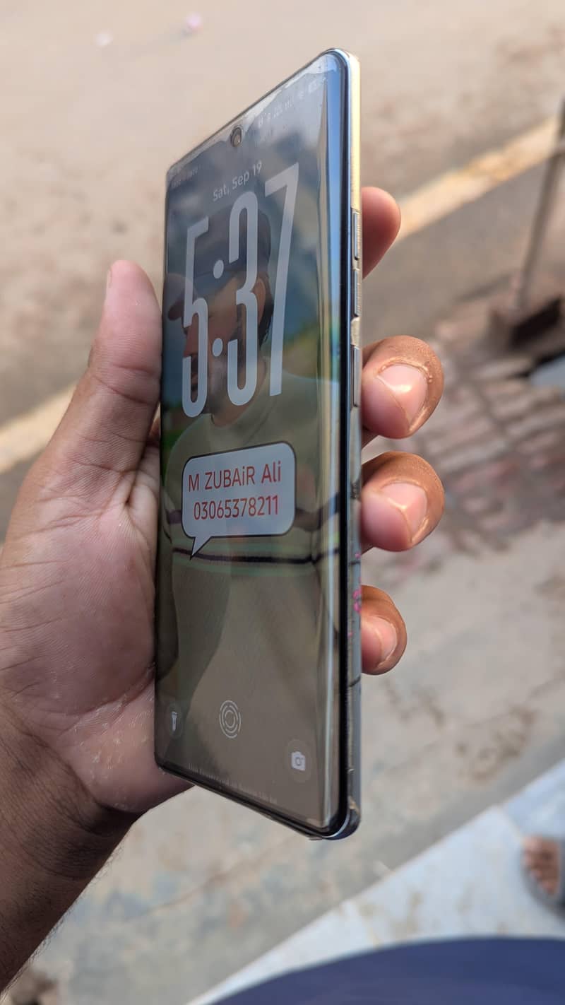 Tecno CAMON 40 Pro 4