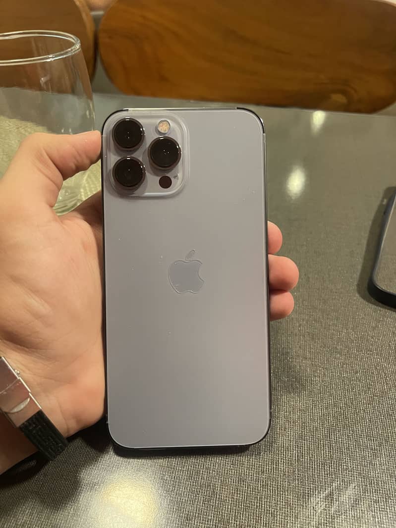 Apple iPhone 13 Pro Max 4