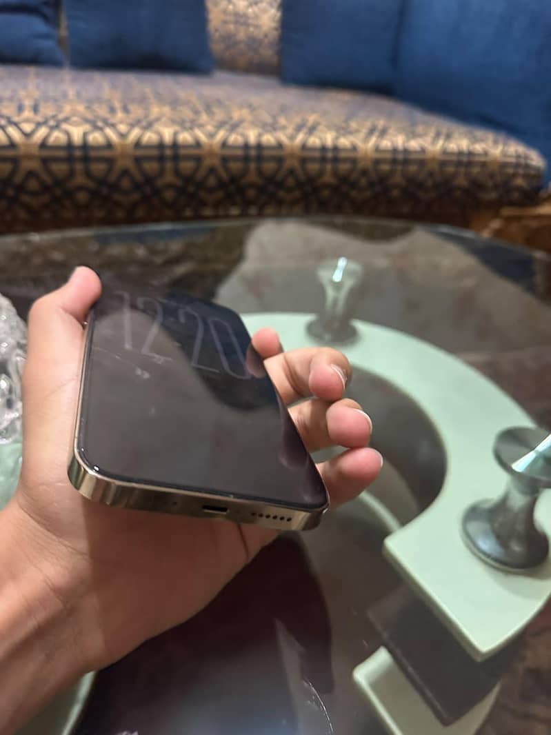 Apple iPhone 14 Pro Max 3