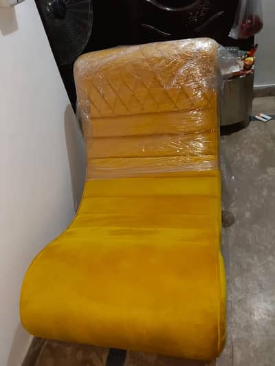 All okay A1 good conditions rocking chair Lounger chair