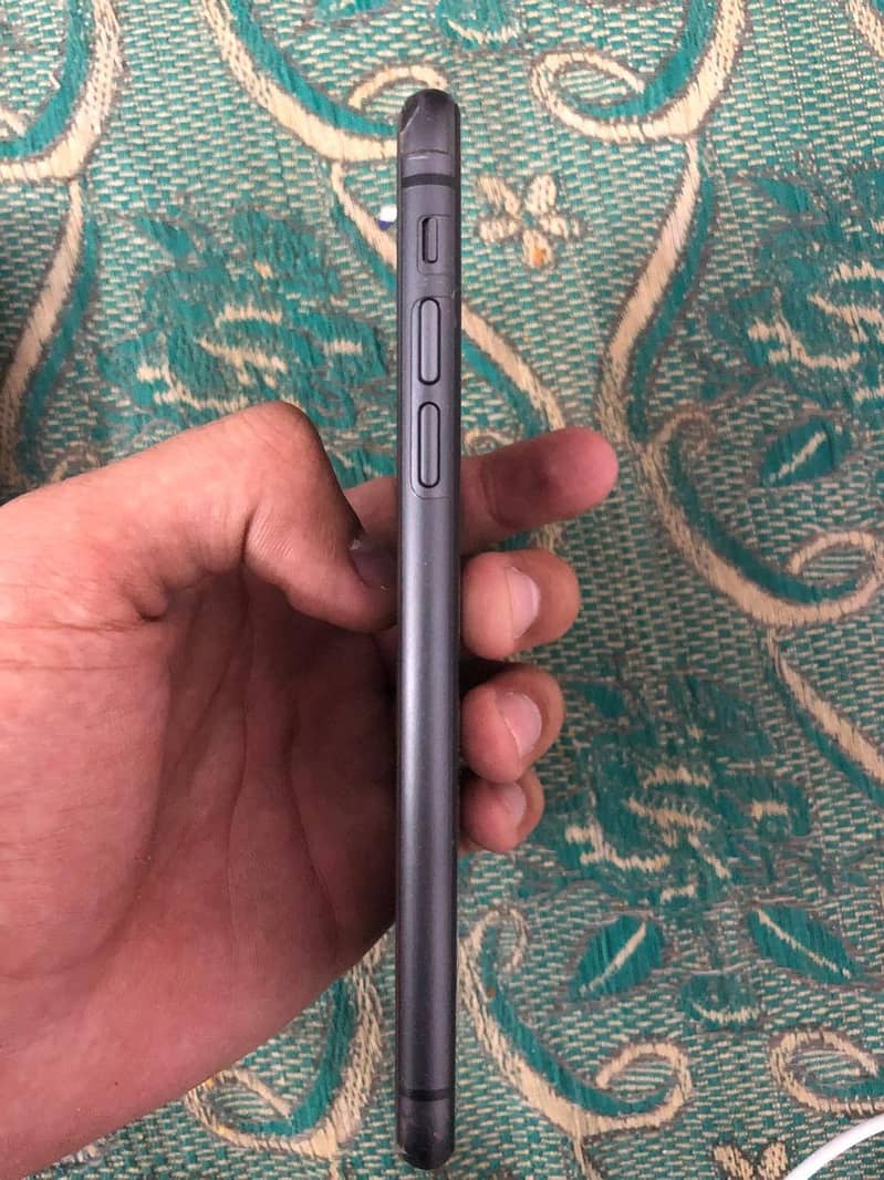 Apple iPhone 11 3