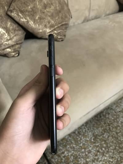 Apple iPhone SE