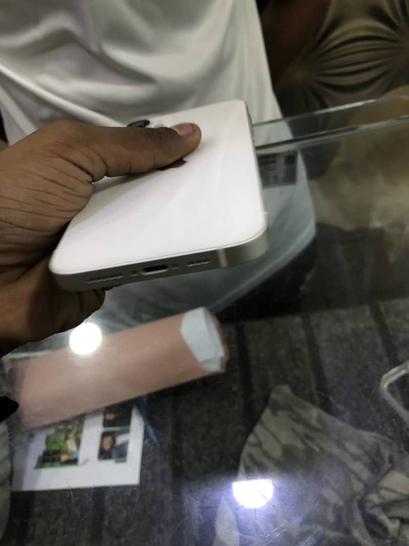 Apple iPhone 12 3