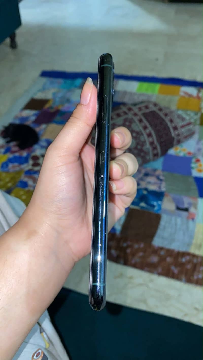 Apple iPhone 11 Pro Max 2