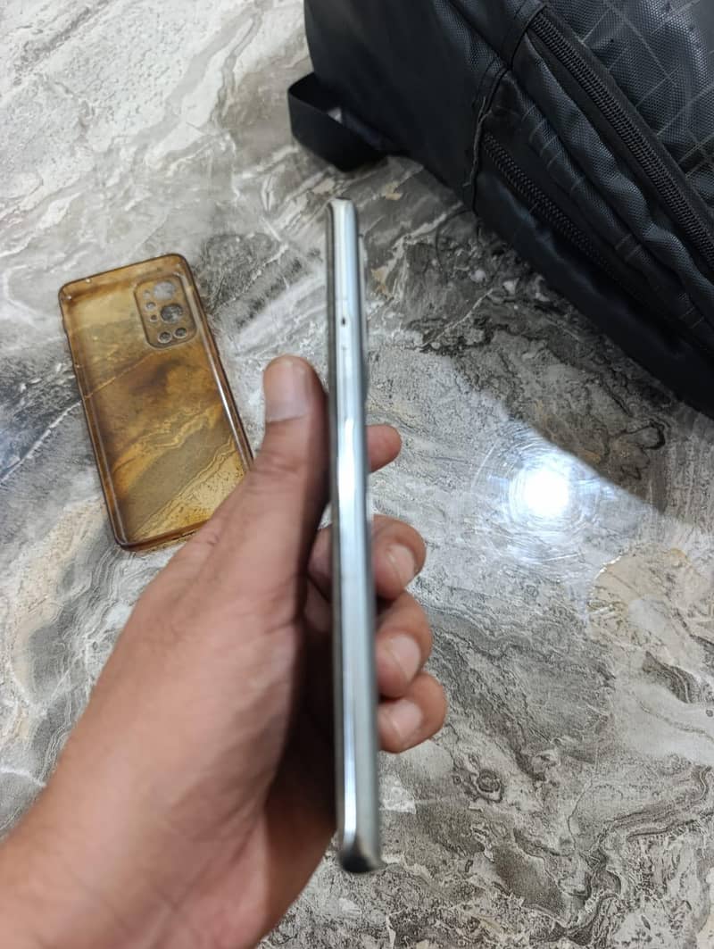OnePlus 9 pro 2