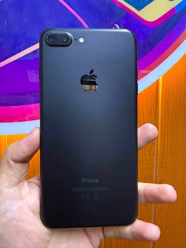 Apple iPhone 7 Plus 3