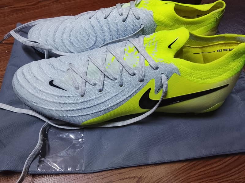 Nike phantom STUDS 0