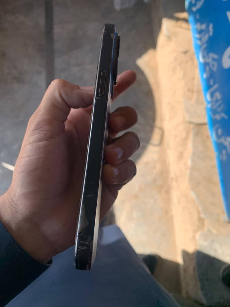 Apple iPhone 15 Pro Max 5