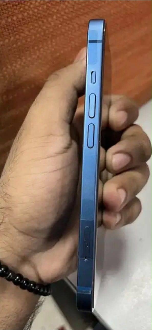 Apple iPhone 13 1