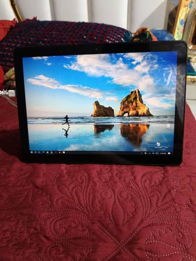 Dell lattitude 5290 2in1 core i7 8th Gen 8gb Ram/256gb Rom