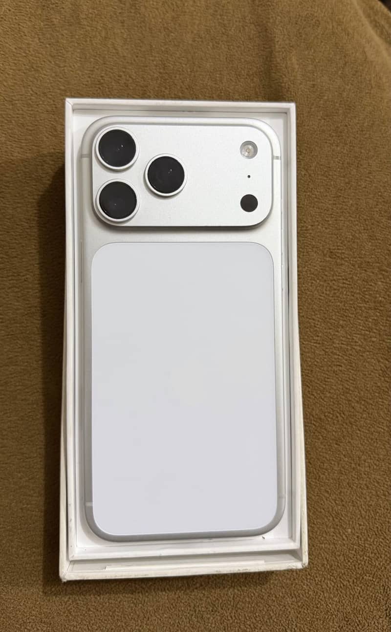 iPhone 17 Pro Max 0