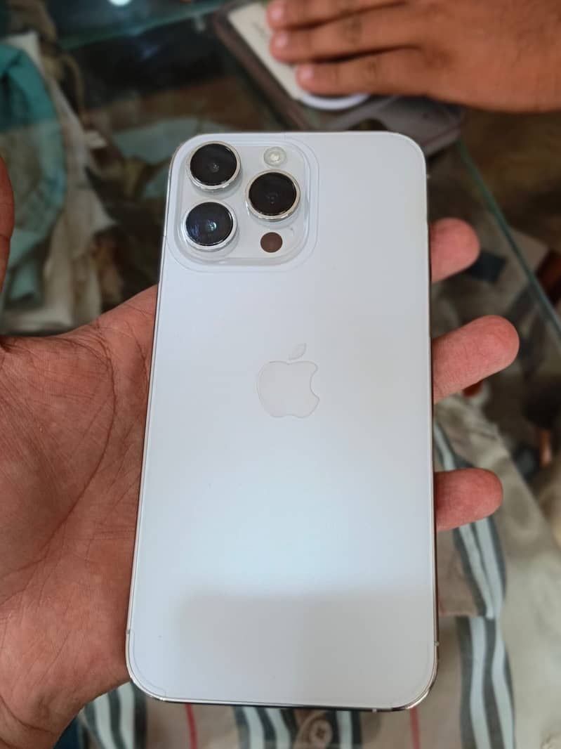 Apple iPhone 14 Pro Max 3