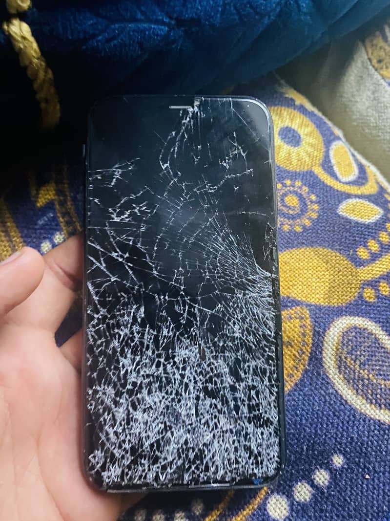 Apple iPhone XR 0