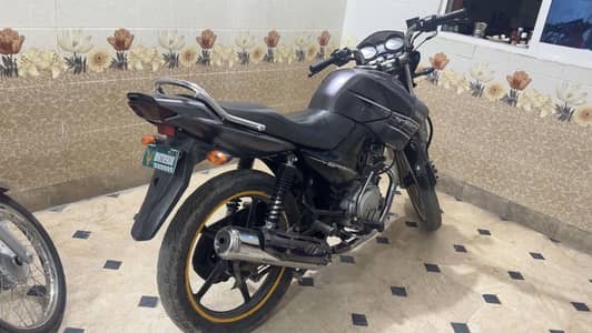 Yamah YBR 2015 model lush condition