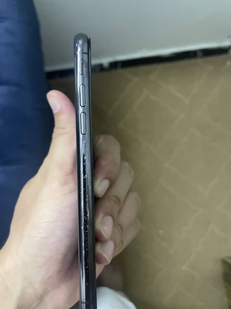 Apple iPhone X 3